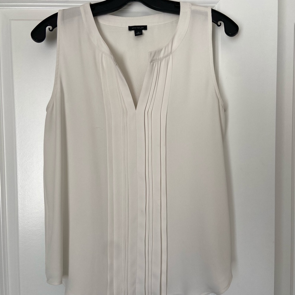 Sleeveless blouse